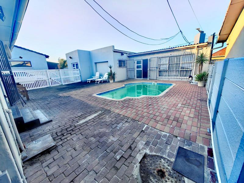 4 Bedroom Property for Sale in Churchill Estate Western Cape